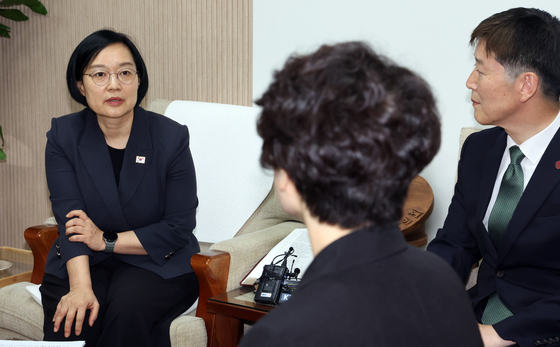 박승렬 한국기독교교회협의회 총무 예방한 한성숙 총리