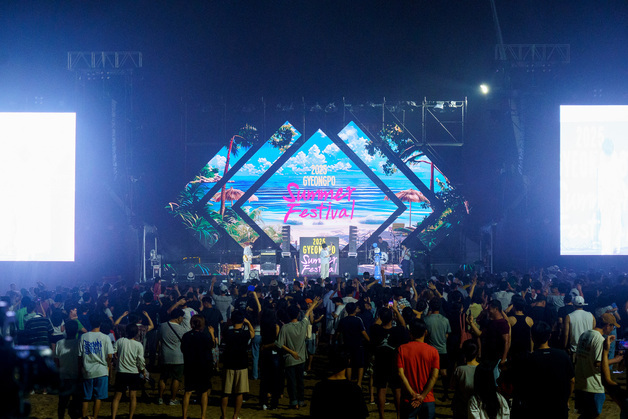 성수기 동해안 해수욕장 판 커졌다…"EDM부터 무소음 DJ파티까지"