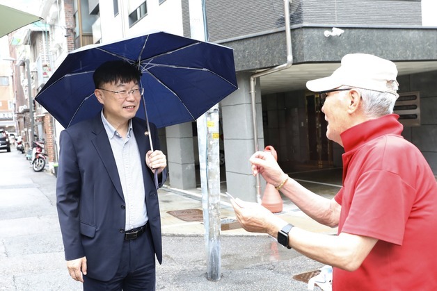 폭염 속 고령 조사가구 찾은 데이터처장 "국민 참여가 통계 신뢰 높여"