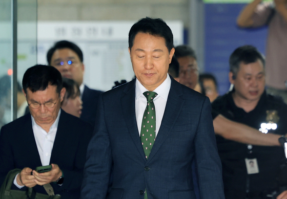 법원 나서는 오세훈 시장