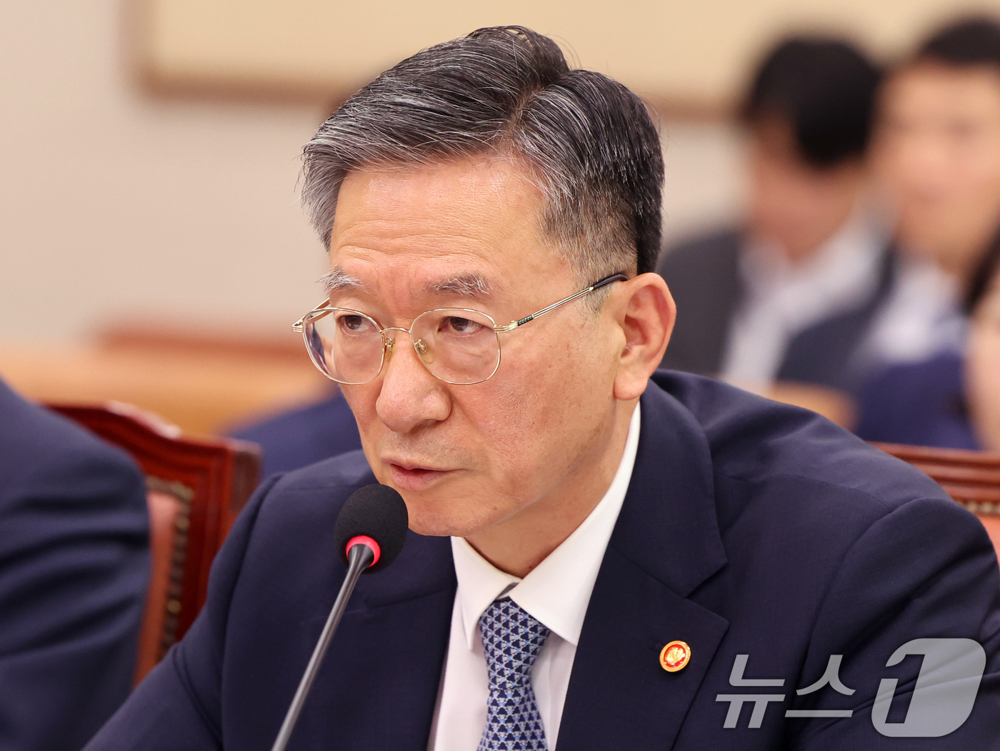 (서울=뉴스1) 황기선 기자 = 정성호 법무부 장관이 22일 서울 여의도 국회에서 열린 법제사법위원회 전체회의에서 의원 질의에 답하고 있다. 2026.7.22/뉴스1