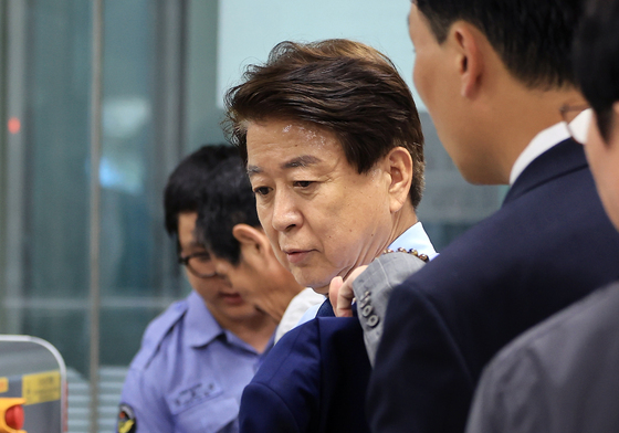 2심 선고공판 출석하는 노웅래