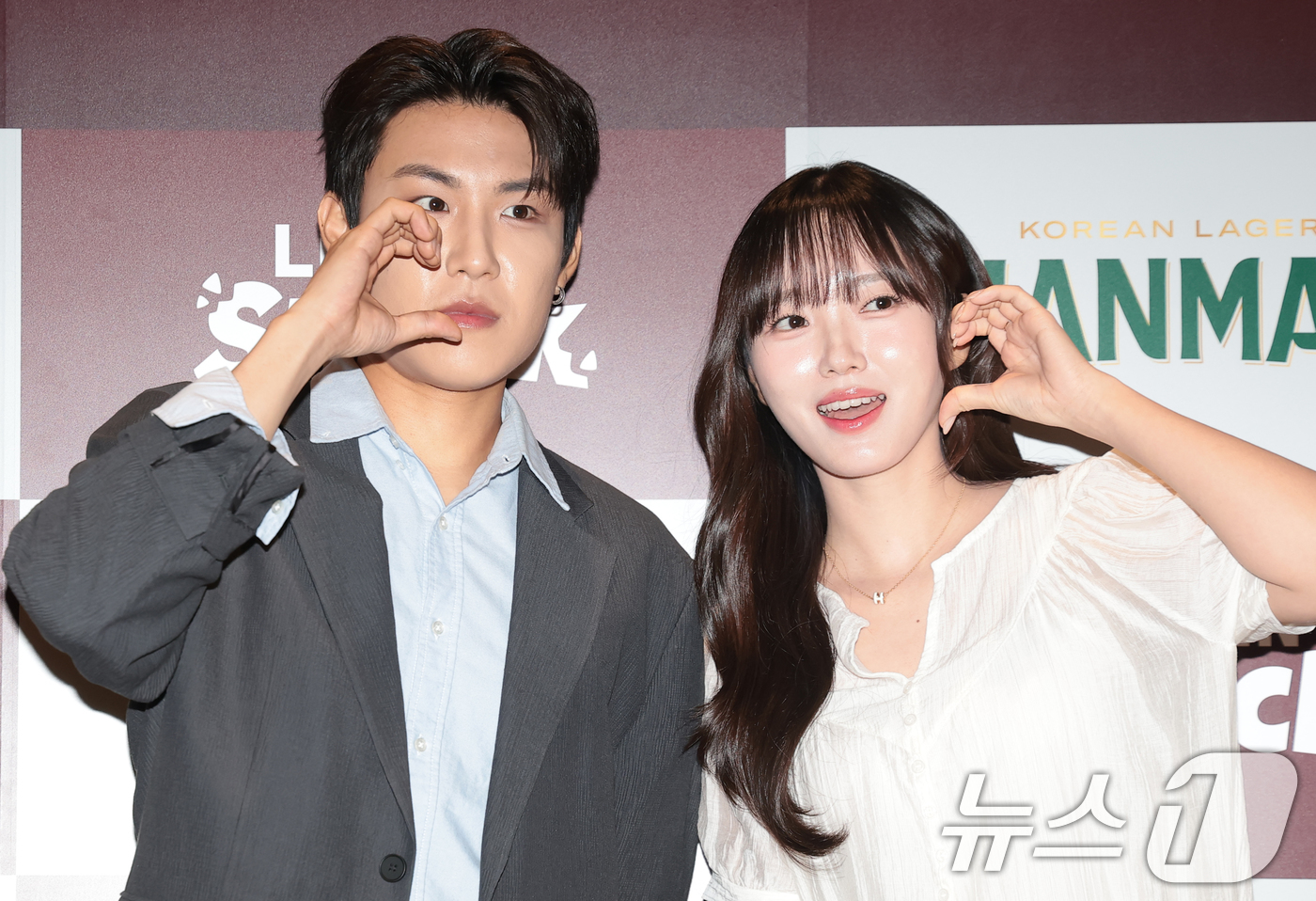 (서울=뉴스1) 권현진 기자 = '나만 모르는 내 사랑 이야기' 배우 박우진과 문다인(오른쪽)이 22일 오후 서울 강남구 청담동 아르쥬 청담에서 열린 숏드라마 감독 서바이벌 프로그 …