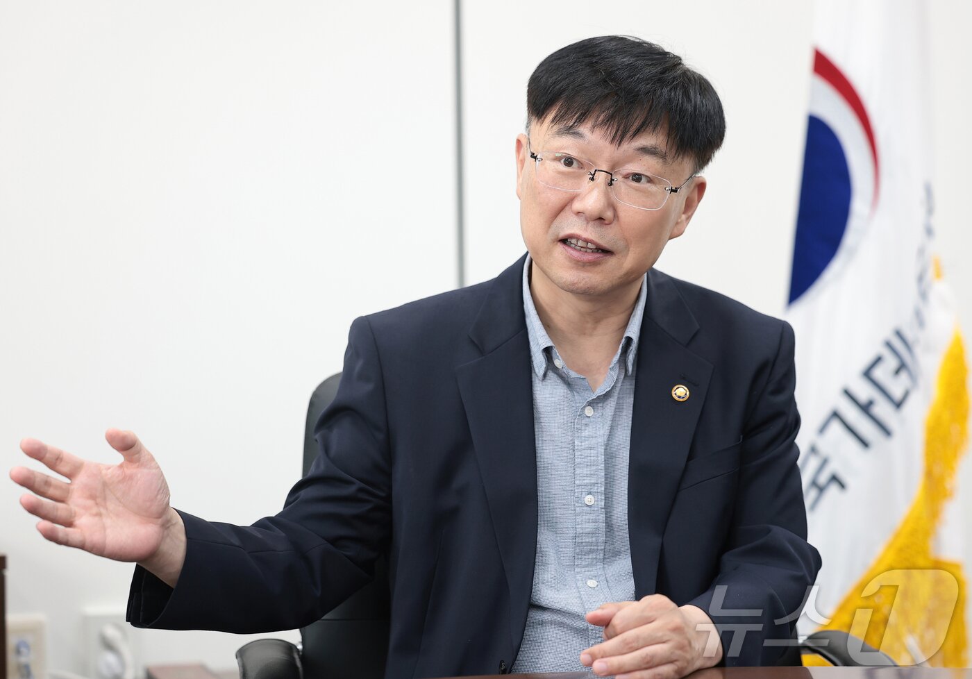 본문 이미지 - 안형준 국가데이터처장이 22일 서울 강남구 서울세관 집무실에서 뉴스1과의 인터뷰를 하고 있다. ⓒ 뉴스1 권현진 기자