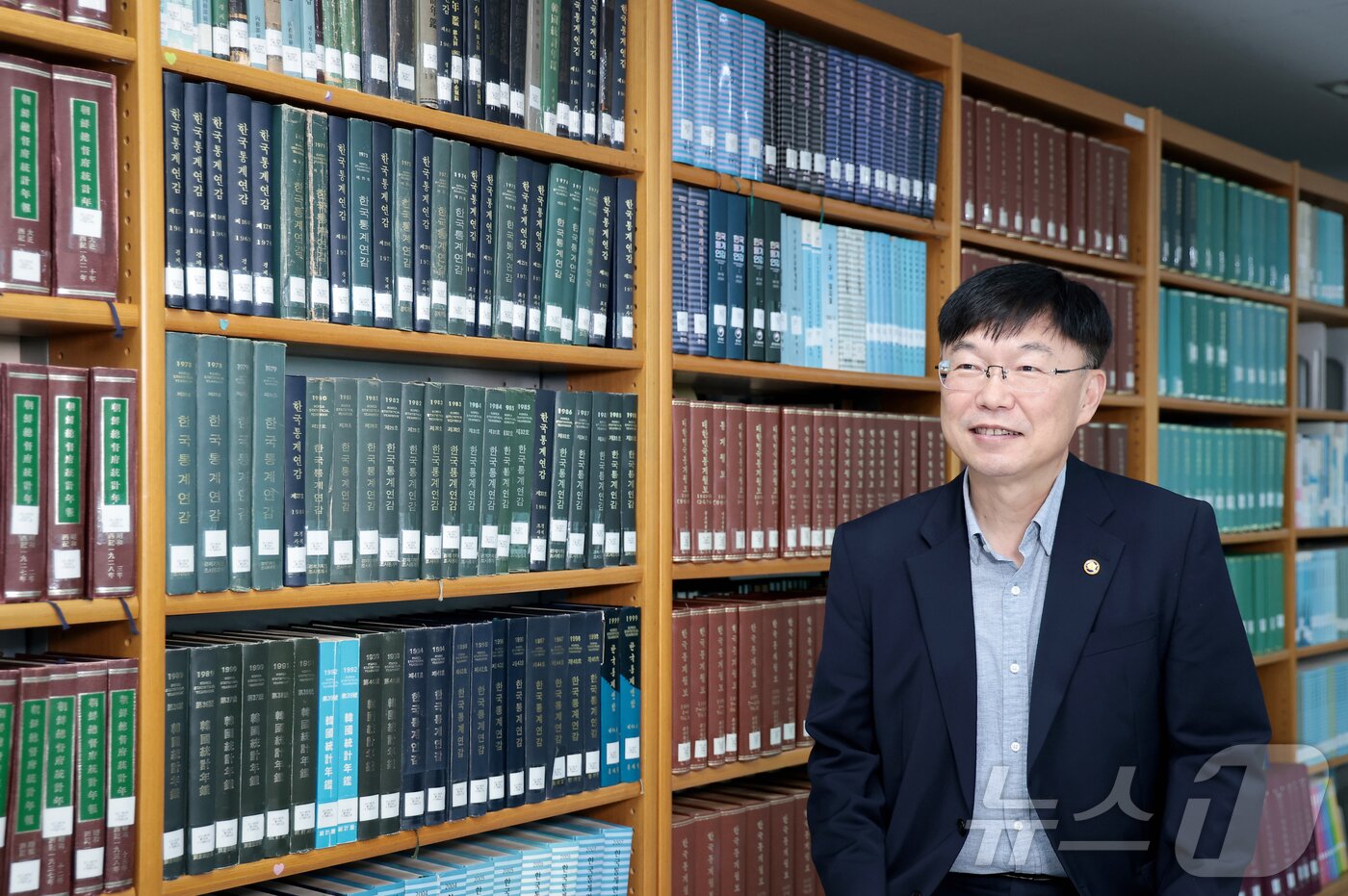 본문 이미지 - 안형준 국가데이터처장이 22일 서울 강남구 서울세관 집무실에서 뉴스1과의 인터뷰를 하고 있다. ⓒ 뉴스1 권현진 기자