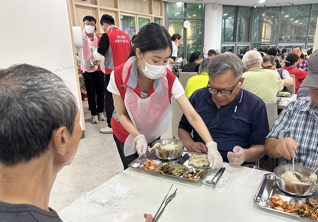 ABL생명, 중복 맞아 취약계층에 삼계탕 나눔 봉사활동