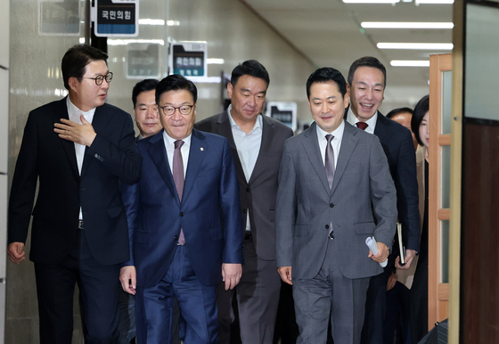 최고위 참석하는 국민의힘 지도부