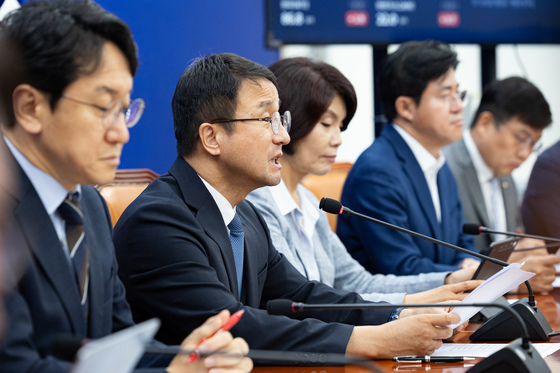 정책조정회의 주재하는 한병도 민주당 대표 직무대행