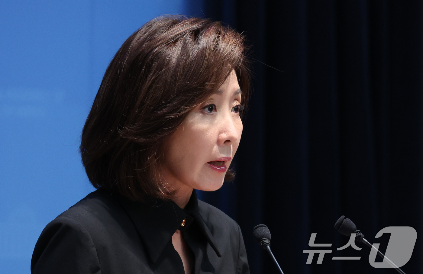 (서울=뉴스1) 신웅수 기자 = 나경원 국민의힘 의원이 23일 서울 여의도 국회 소통관에서 오세훈 서울시장의 유죄 선고 관련 기자회견을 하고 있다. 2026.7.23/뉴스1