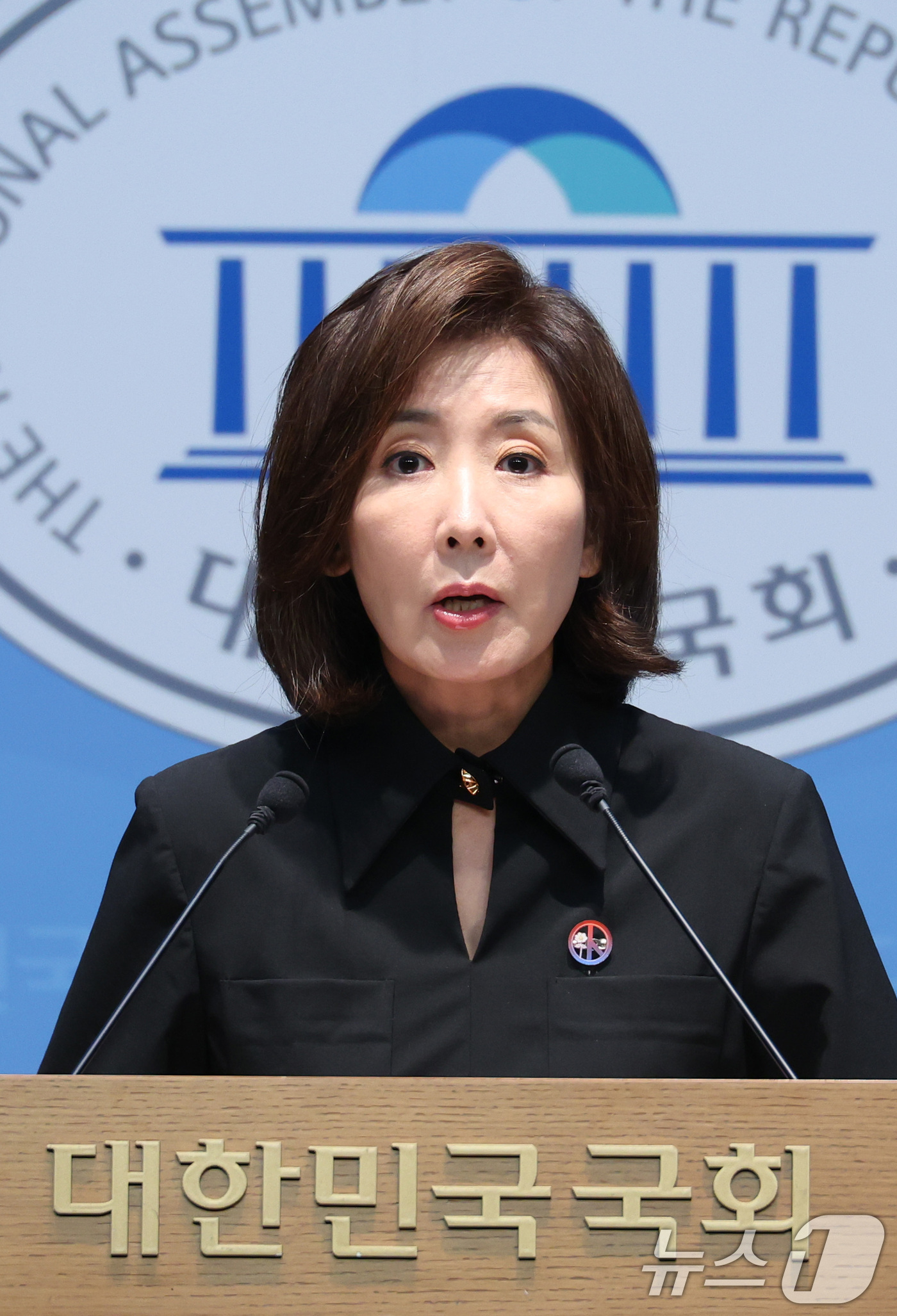 (서울=뉴스1) 신웅수 기자 = 나경원 국민의힘 의원이 23일 서울 여의도 국회 소통관에서 오세훈 서울시장의 유죄 선고 관련 기자회견을 하고 있다. 2026.7.23/뉴스1