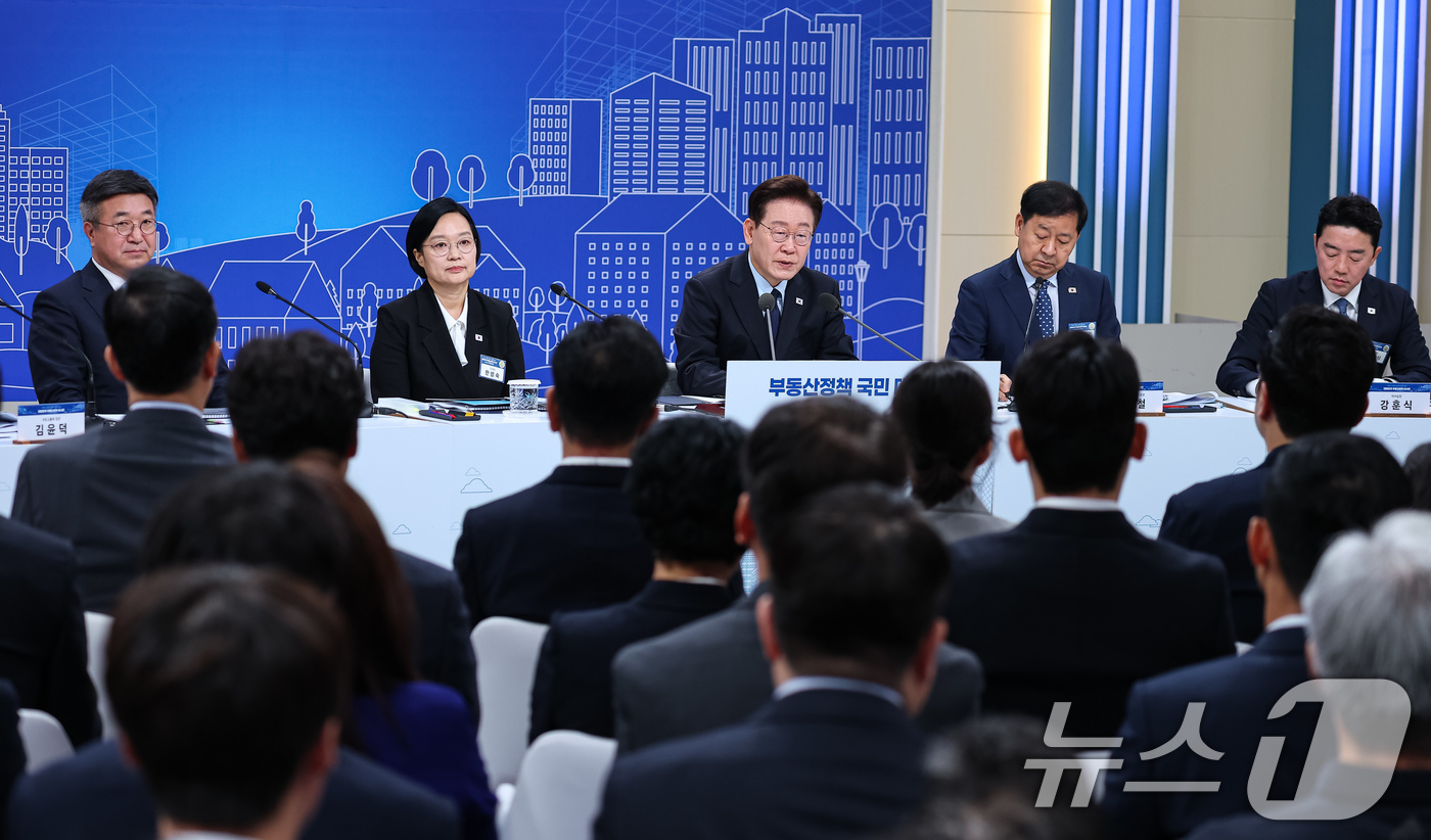 (서울=뉴스1) 허경 기자 = 이재명 대통령이 23일 서울 여의도 KBS 별관에서 열린 부동산정책 국민 대토론회에서 발언하고 있다. 2026.7.23/뉴스1