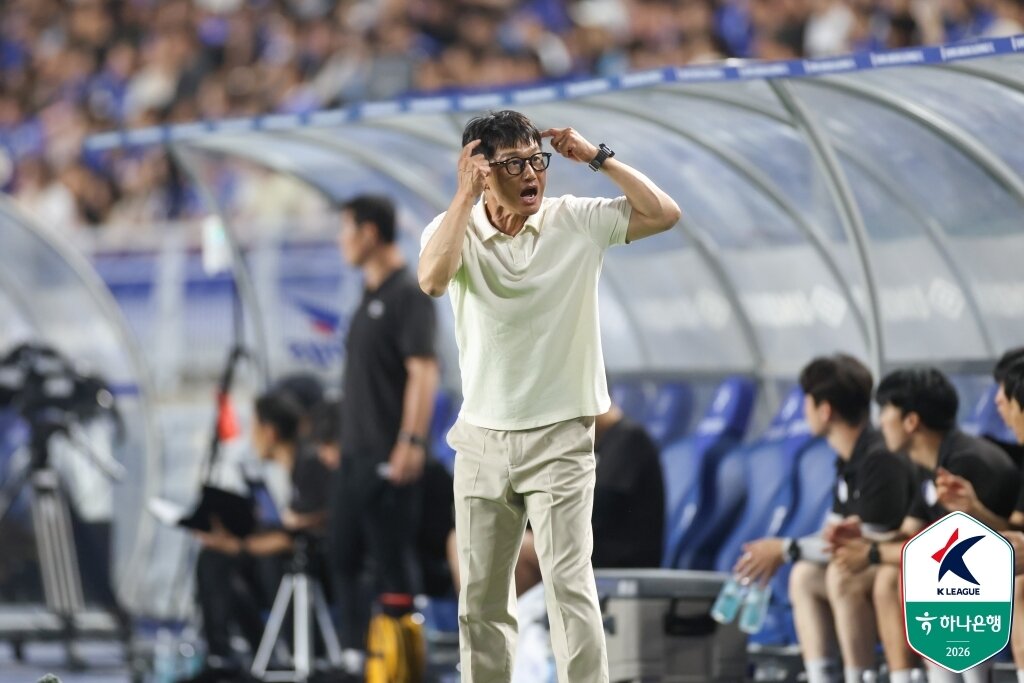 본문 이미지 - 아직 기대에 미치지 못하고 있는 이정효 감독의 수원삼성 (한국프로축구연맹 제공)