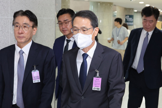 행정안전위원회 당정 참석하는 유재성 직무대행