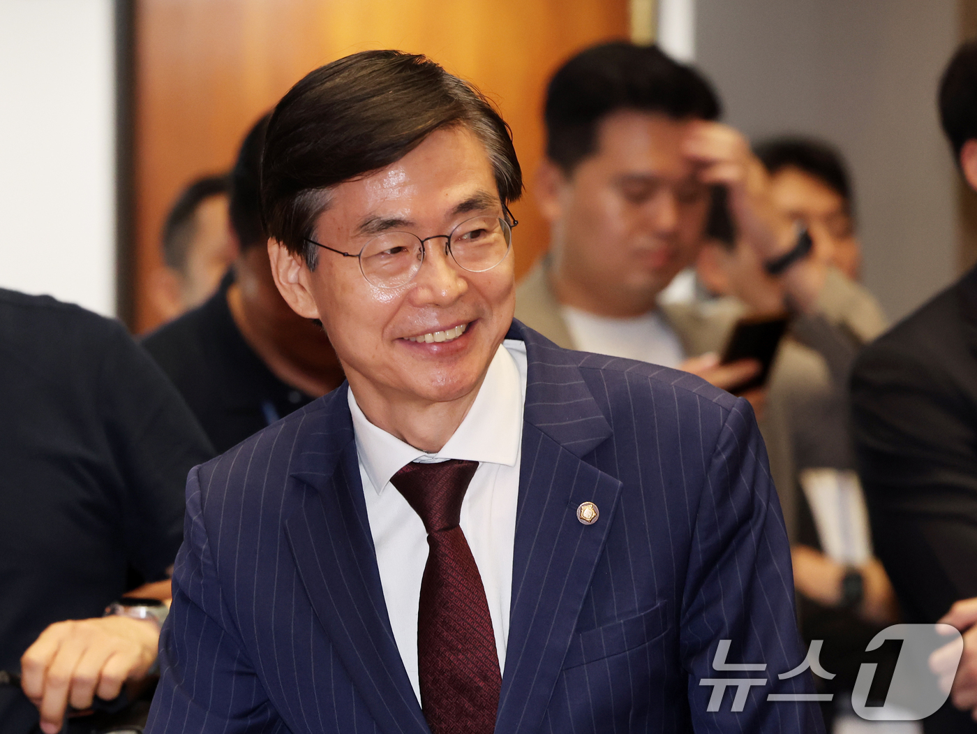 (서울=뉴스1) 황기선 기자 = 조경태 국민의힘 의원이 23일 오전 서울 여의도 국회에서 열린 제22대 국회 후반기 상임위원장 후보자 선출 의원총회에 참석하고 있다.  2026.7 …