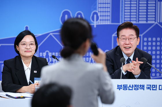 李 "부족하면 한번 더" …韓총리 주재 27일 추가 부동산 대토론회