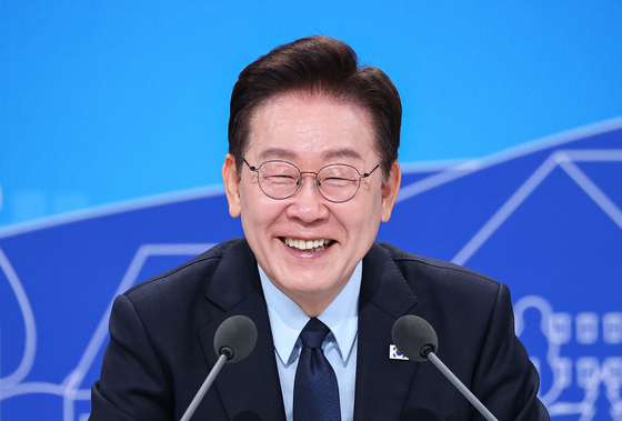 李 '비거주 1주택' 전세대출 차단 시사…"유주택자 대출 해줘야 하나"