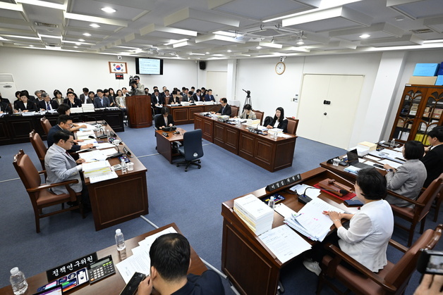 "근거미흡·재정부담·기습예고"…위성곤 제주지사 첫 조직개편 도마