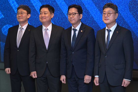 배경훈 "AI 회사 변모" 주문에 통신 3사 "투자세액공제 확대" 요구(종합)