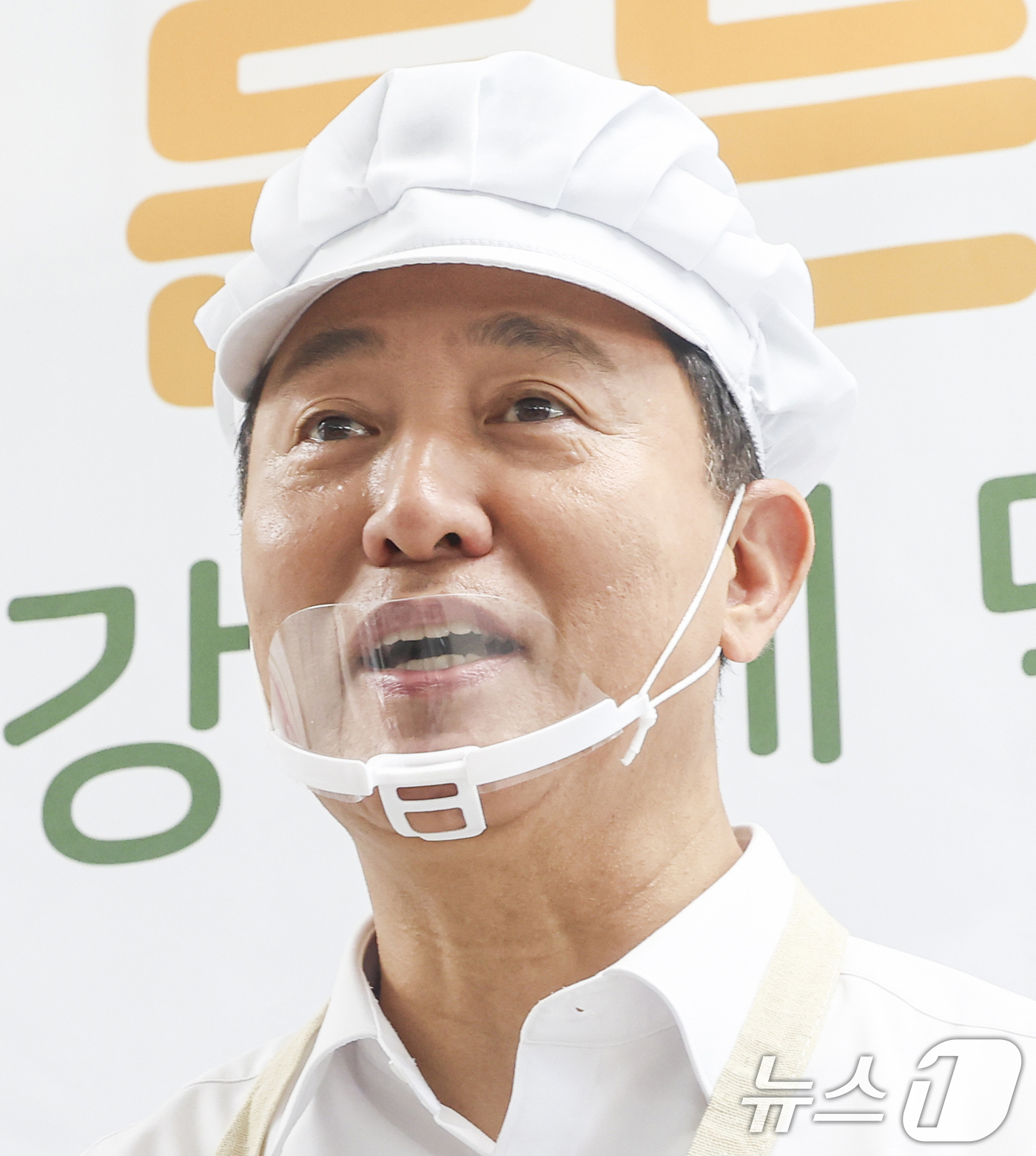 (서울=뉴스1) 오대일 기자 = 오세훈 서울시장이 23일 서울 서대문구 구립가재울지역아동센터에서 '서울아이 든든한끼' 점심 배식을 마친 후 발언하고 있다. (공동취재) 2026.7 …