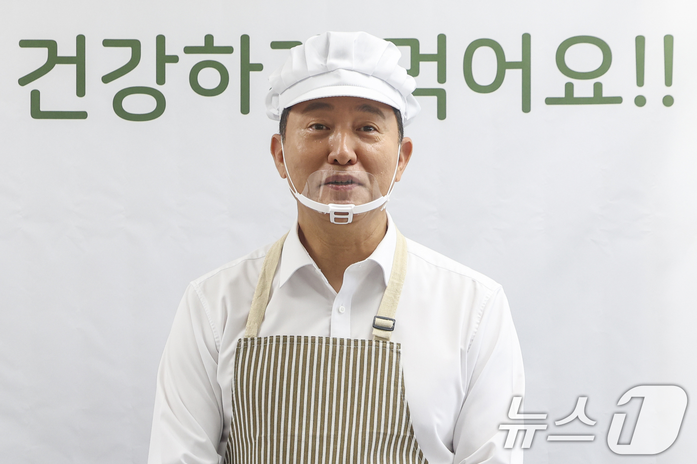 (서울=뉴스1) 오대일 기자 = 오세훈 서울시장이 23일 서울 서대문구 구립가재울지역아동센터에서 '서울아이 든든한끼' 점심 배식을 마친 후 발언하고 있다. (공동취재) 2026.7 …