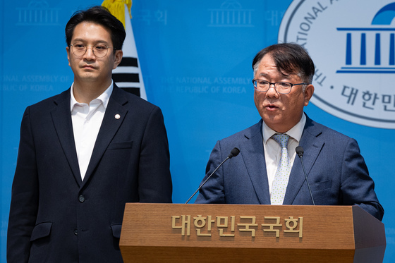 공수처 참고인 조사 앞두고 입장 밝히는 '쌍방울 대북송금' 서민석 변호사