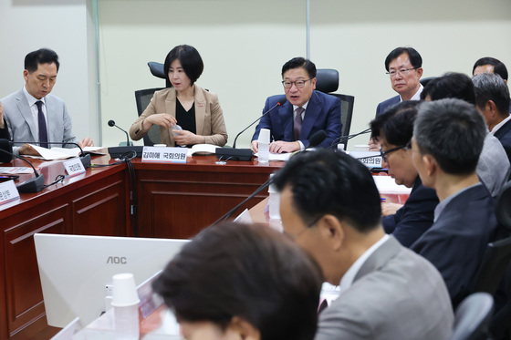 선관위 구조개혁 토론회 발언하는 정점식
