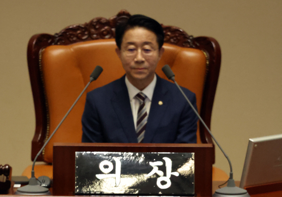국회서 인사말하는 한성숙 국무총리