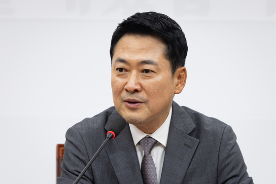 친한계 "장동혁, 새 윤리위원이 당대변인?…차라리 겸직하라"