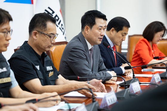 장동혁 국민의힘 대표, 선관위 노조 만나 간담회