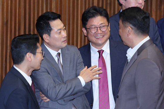 본회의 참석한 장동혁 대표