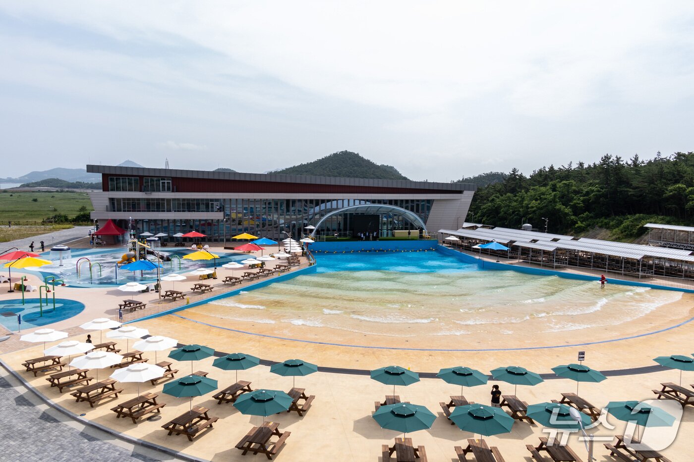 본문 이미지 - 지난 10일 개장한 해양레저시설 '군산 오션팔레트'./뉴스1