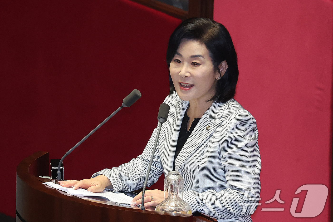 (서울=뉴스1) 신웅수 기자 = 김희정 신임 교육위원장이 23일 서울 여의도 국회에서 열린 제437회국회(임시회) 제2차 본회의에서 당선 인사를 하고 있다. 2026.7.23/뉴스 …