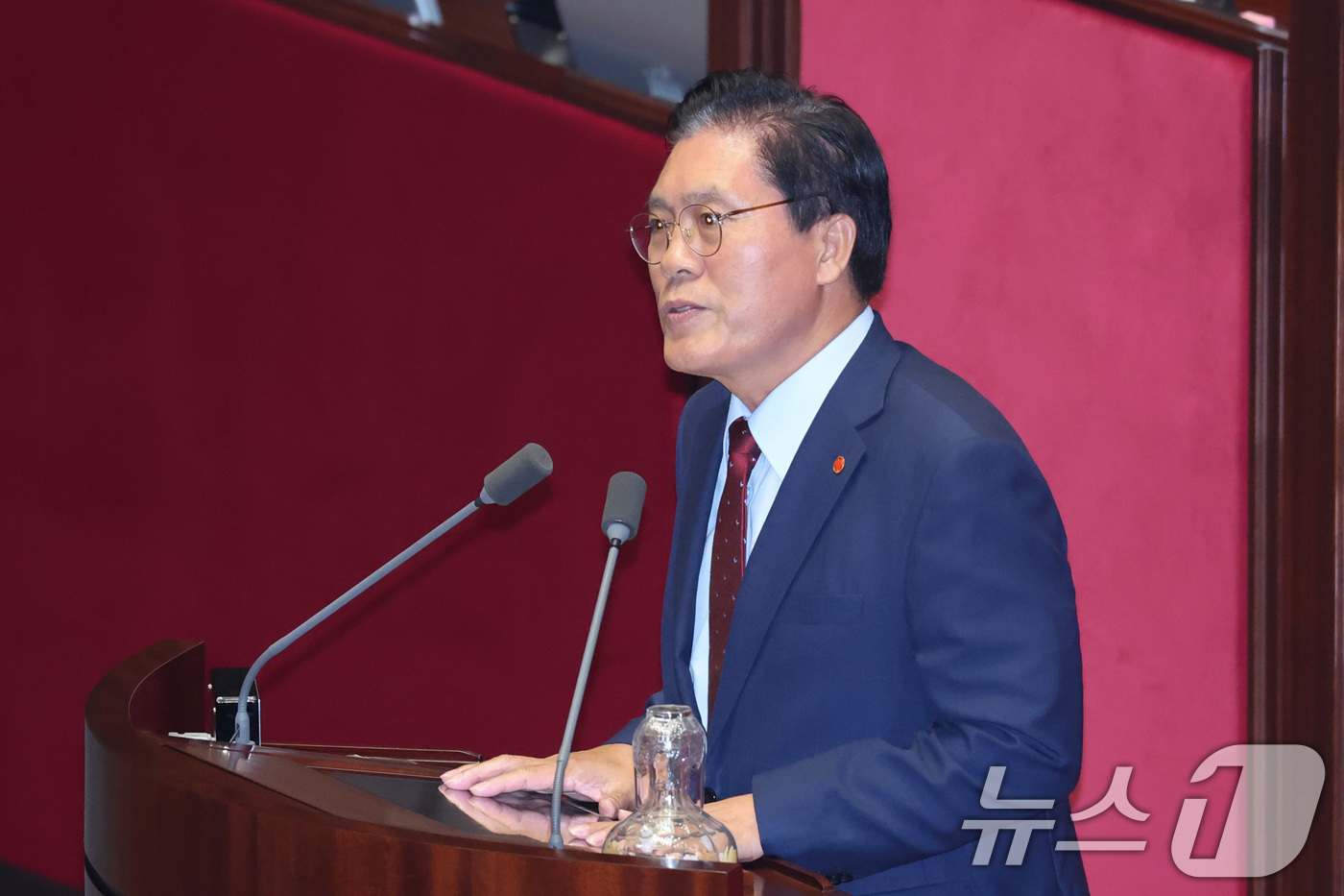 (서울=뉴스1) 신웅수 기자 = 송석준 신임 외교통일위원장이 23일 서울 여의도 국회에서 열린 제437회국회(임시회) 제2차 본회의에서 당선 인사를 하고 있다. 2026.7.23/ …