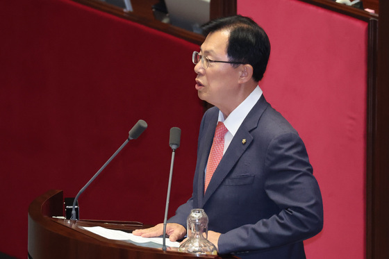 당선 인사하는 이만희 신임 보건복지위원장