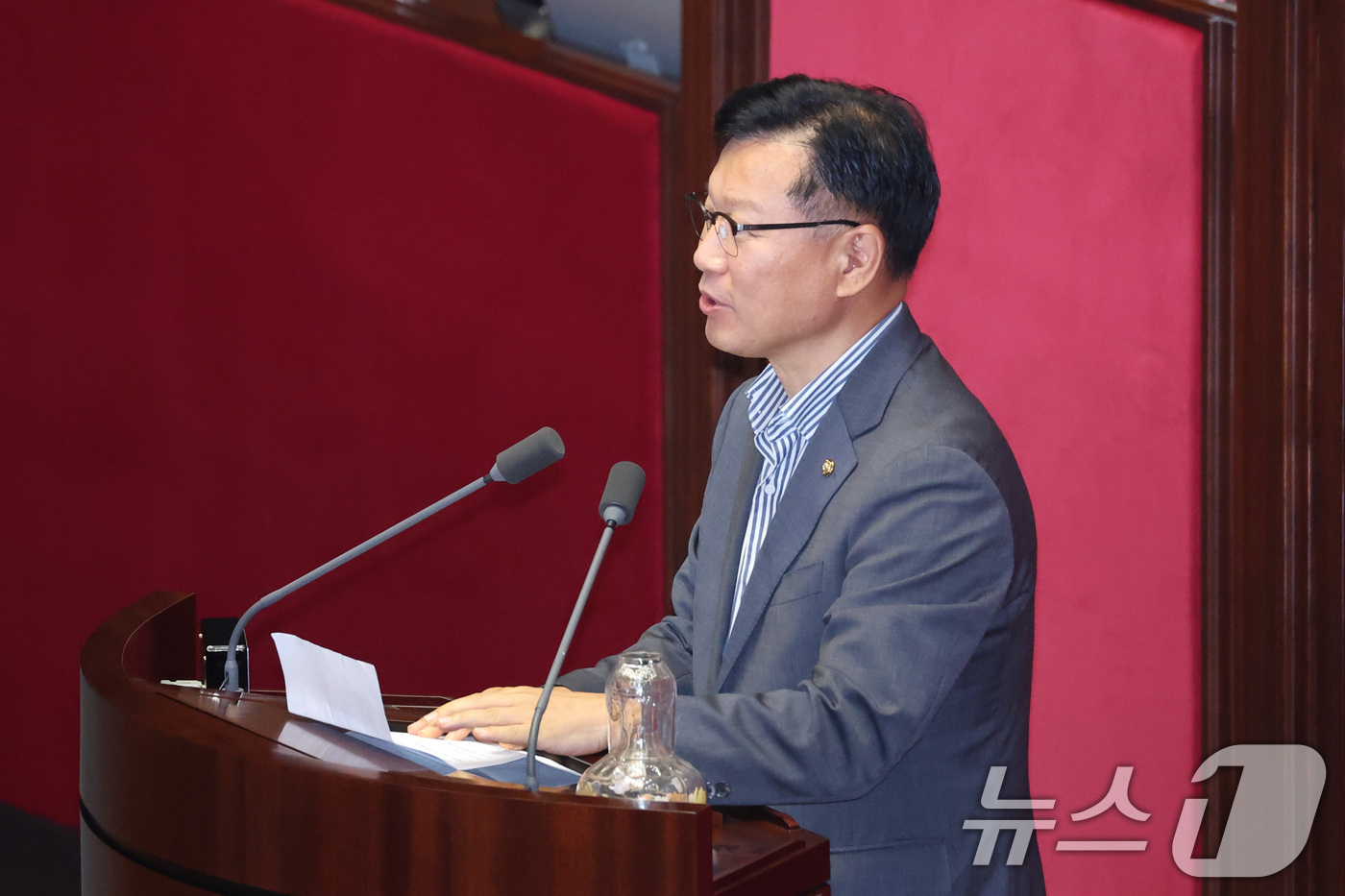 (서울=뉴스1) 신웅수 기자 = 이양수 신임 정보위원장이 23일 서울 여의도 국회에서 열린 제437회국회(임시회) 제2차 본회의에서 당선 인사를 하고 있다. 2026.7.23/뉴스 …