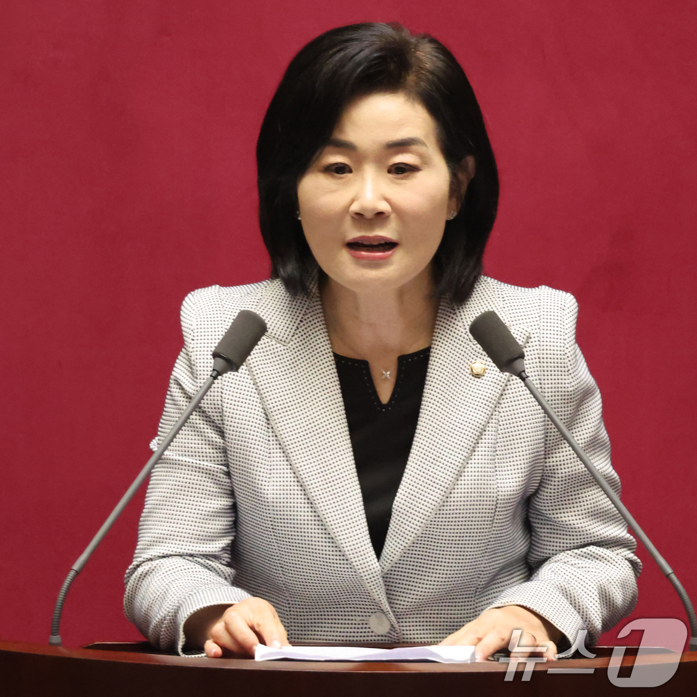 (서울=뉴스1) 황기선 기자 = 김희정 신임 교육위원장이 23일 서울 여의도 국회에서 열린 제437회국회(임시회) 제2차 본회의에서 당선 인사를 하고 있다. 2026.7.23/뉴스 …