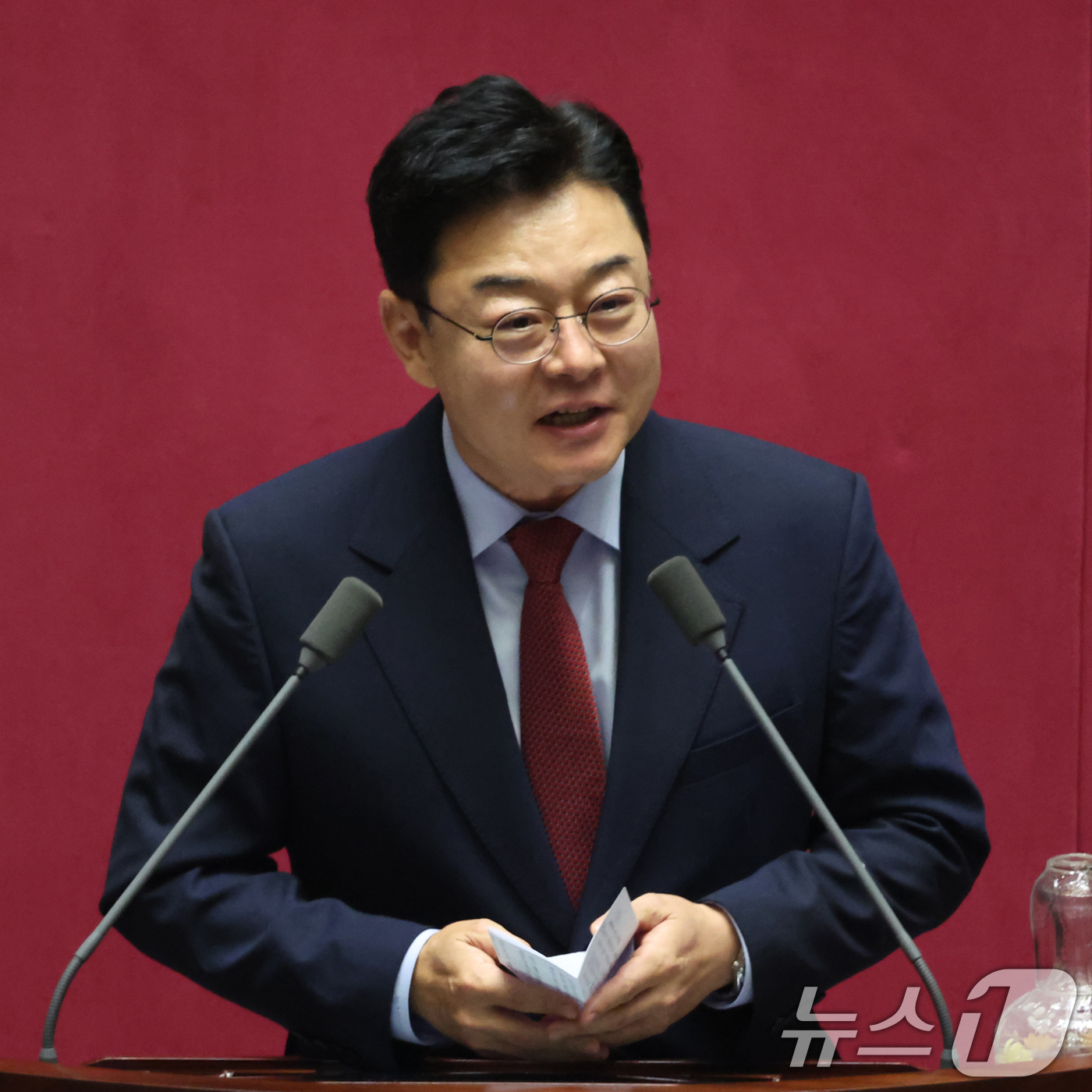 (서울=뉴스1) 황기선 기자 = 김성원 신임 산업통상자원중소벤처기업위원장이 23일 서울 여의도 국회에서 열린 제437회국회(임시회) 제2차 본회의에서 당선 인사를 하고 있다. 20 …