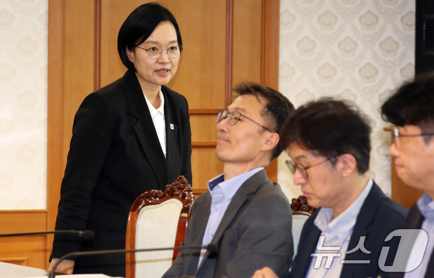 (서울=뉴스1) 김명섭 기자 = 한성숙 국무총리가 23일 오후 서울 종로구 세종대로 정부서울청사에서 열린 제 58차 국제개발협력위원회에 참석하고 있다. 이날 회의에서 참석자들은 2 …