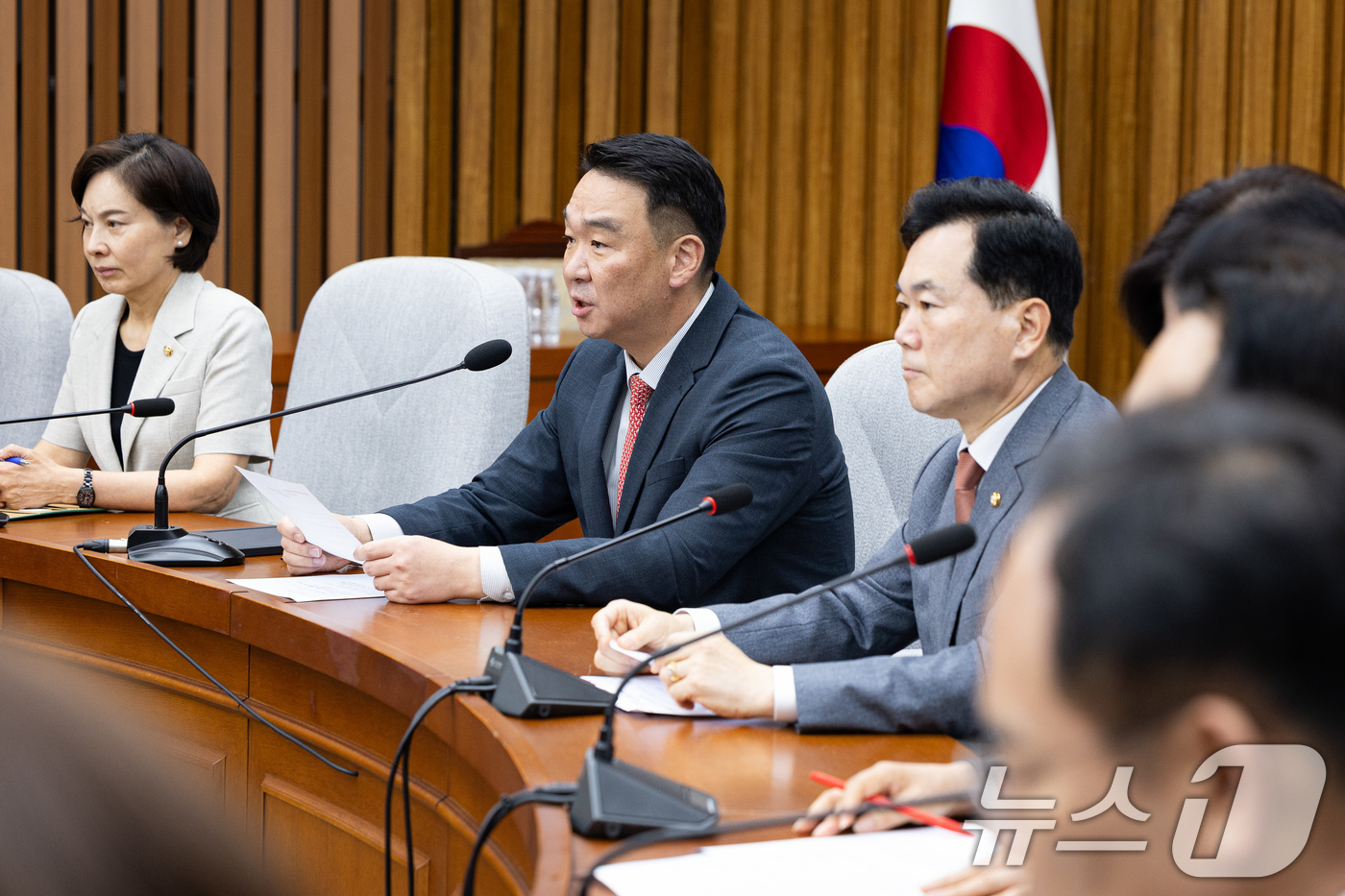 (서울=뉴스1) 유승관 기자 = 정희용 국민의힘 사무총장이 24일 서울 여의도 국회에서 열린 원내대책회의에서 모두 발언을 하고 있다. 2026.7.24/뉴스1