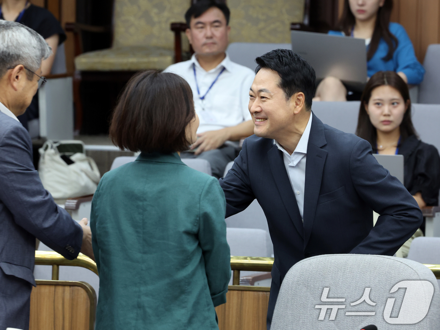(서울=뉴스1) 황기선 기자 = 장동혁 국민의힘 대표가 24일 오전 서울 여의도 국회에서 열린 '규제에서 시장으로, 징벌에서 합리로' 국민의힘 부동산정책 정상화 토론회에 참석하고 …