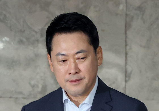 토론회 참석하는 장동혁 대표