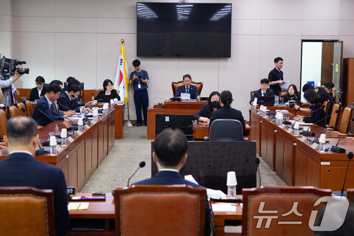 본문 이미지 - 김승원 국회 법제사법위원회 법안심사제1소위원장이 24일 서울 여의도 국회에서 열린 제437회 국회(임시회) 법제사법위원회 제7차 법안심사제1소위원회를 주재하고 있다. 2026.7.24 ⓒ 뉴스1 유승관 기자