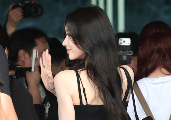안나, 따라가고 싶은 뒤태