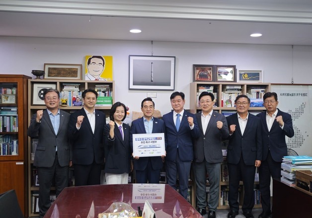 윤종군, 박홍근에 JTX 조기 추진 촉구…21만명 서명 전달