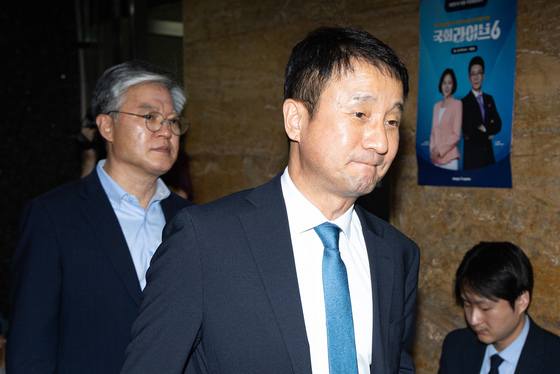 한병도 민주당 대표 직무대행, 비공개 의총 참석