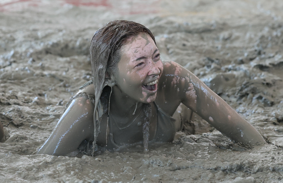 [뉴스1 PICK]제29회 보령머드축제 개막…대천해수욕장 세계인 '흠뻑'