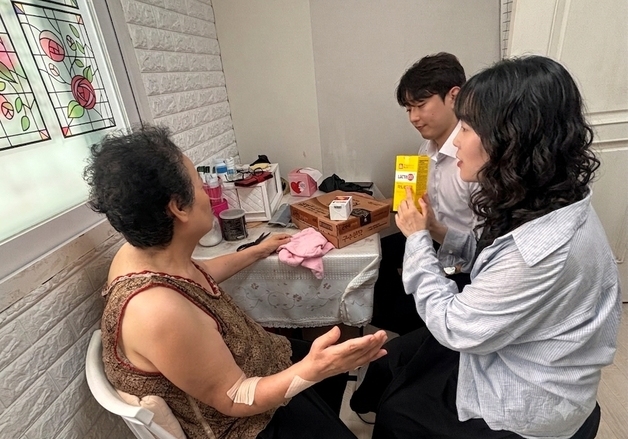 은평구, 저소득 어르신 110명에 맞춤형 영양제 지원