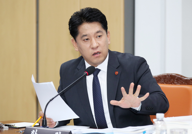 "심의 피하려고 시설비로?"…제주 풍력발전계획 용역 예산 도마