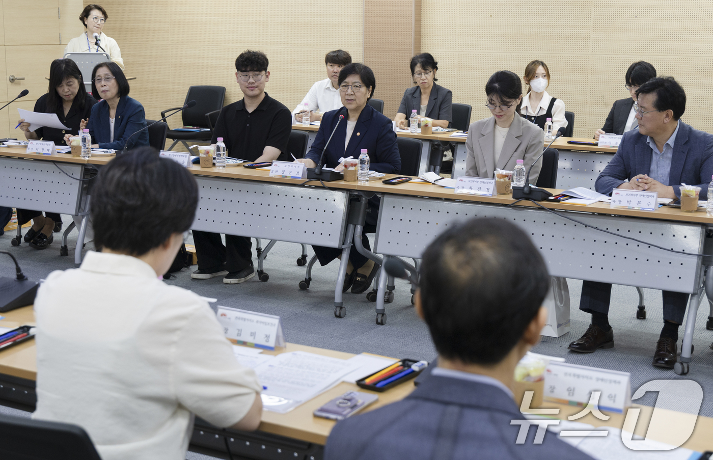 (서울=뉴스1) 박지혜 기자 = 정은경 보건복지부 장관이 24일 전북 전주시청에서 열린 '장애인 지역사회 자립지원 시범사업 및 통합돌봄 간담회'를 주재하고 있다. (보건복지부 제공 …