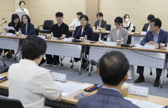 정은경 장관, 장애인 지역사회 자립지원 시범사업 및 통합돌봄 간담회 주재